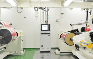 インライン検査装置全ての印刷機・ラミネート機に装備